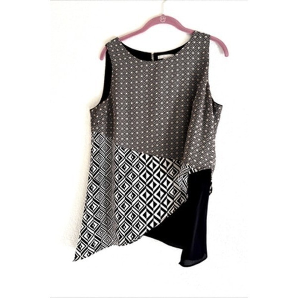 Women's Sleeveless Asymmetrical Geometric Print Top Black Size L